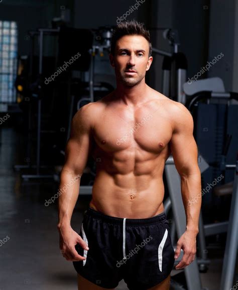 688,700+ Muscular Man Stock Photos, Pictures & Royalty